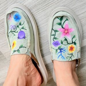 Sanuk Green and Pink Artistic Mules